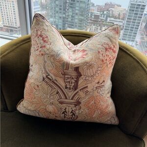 Pierce and Ward Floral Accent Pillows (Pair)